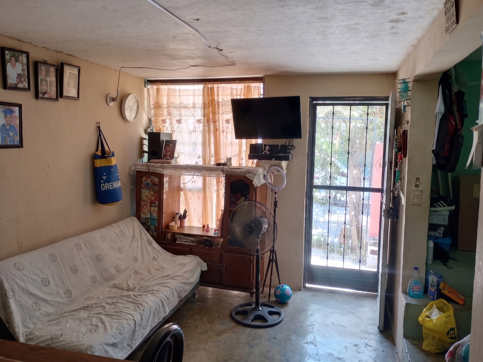 Casa en venta en Arboledas del Oriente, Guadalupe — fachada