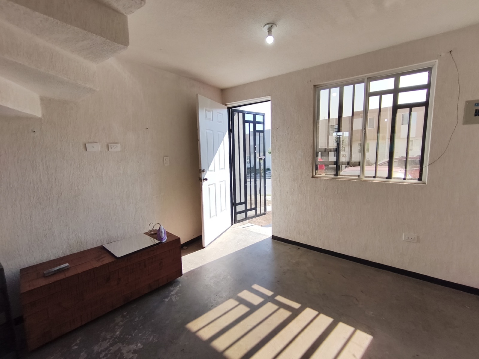 Casa en venta en C. Sta. Clara 546a, García — fachada