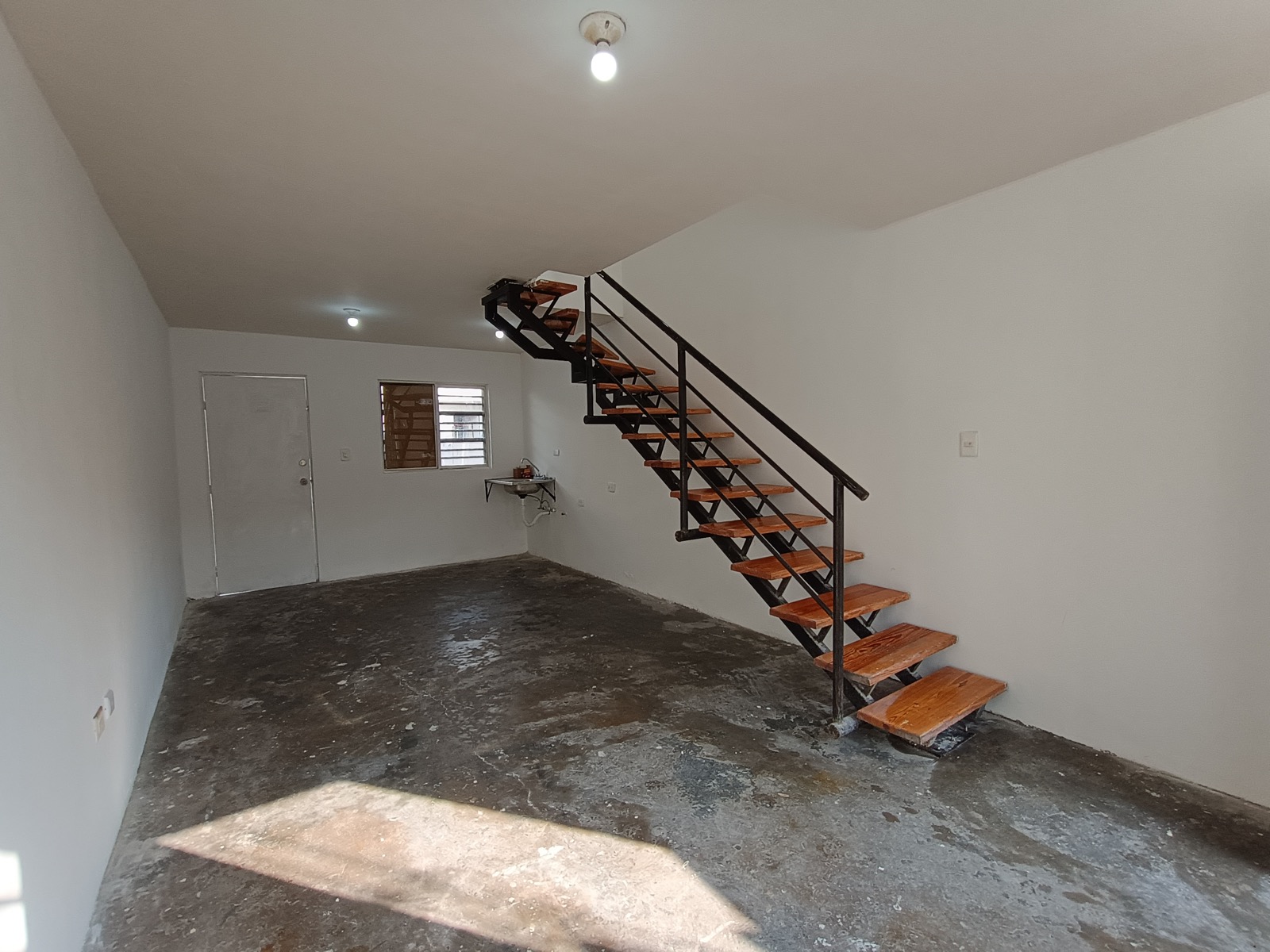 Casa en venta en Valle de San Blas, García — fachada
